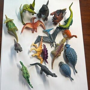 16 Mini Dinosaur Figurines